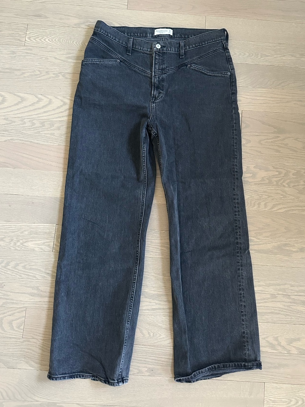 Abercrombie & Fitch Black High-Rise Relaxed Jeans